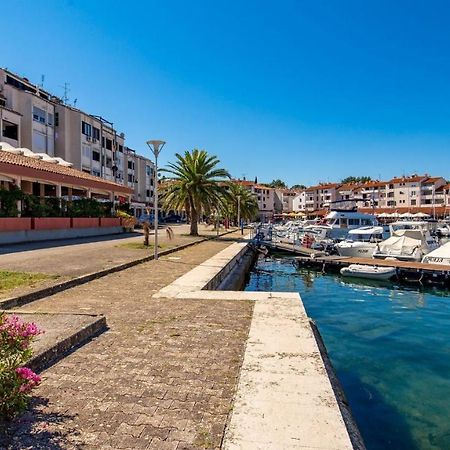 Rona Apartment Zrinka Porec Luaran gambar